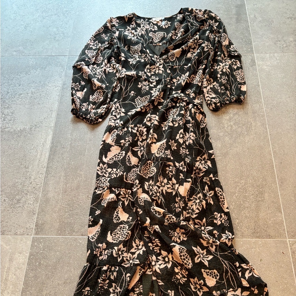 Elan Floral Black and Cream Dress  size L New without tags
